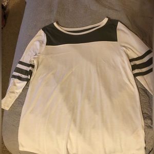 olive green and white 3/4 length shirt